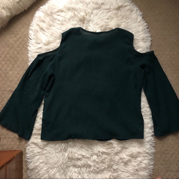 Long sleeve H&M cut out top - Picture 2 of 3